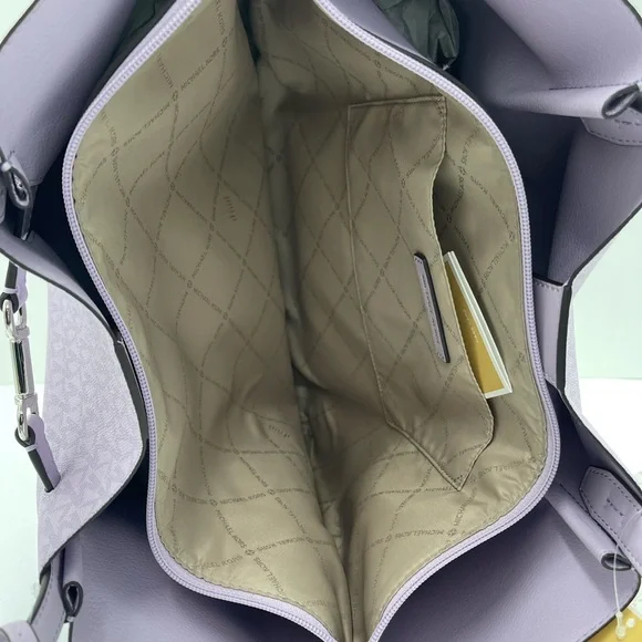 MICHAEL KORS Carson Large Signature Logo CZ Shoulder Tote Bag
Light Quartz
NWT - Picture 3 of 16